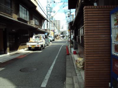 フラット136の地図|前面道路