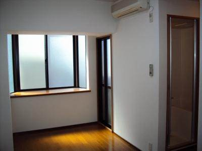 フラット136の居間・リビング|洋室