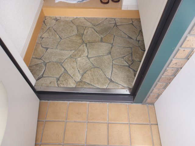 【玄関】 | ガーデン・グレイス | 収納もある玄関です