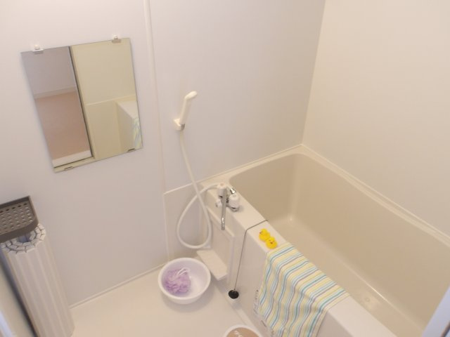 【浴室】 | ガーデン・グレイス | コンパクトで使いやすいお風呂です