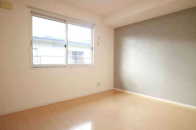 【居間・リビング】 | ガーデン・グレイス | コンパクトで使いやすい洋室です