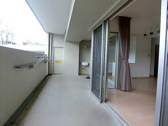 【バルコニー】