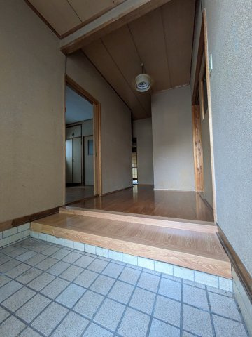 藤田貸家の玄関
