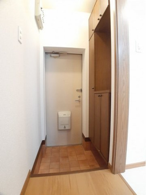 【玄関】 | ロマネ・コンティⅡ | 収納もある玄関です