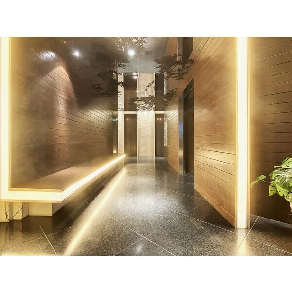 大阪市西区立売堀２丁目の事務所のエントランス