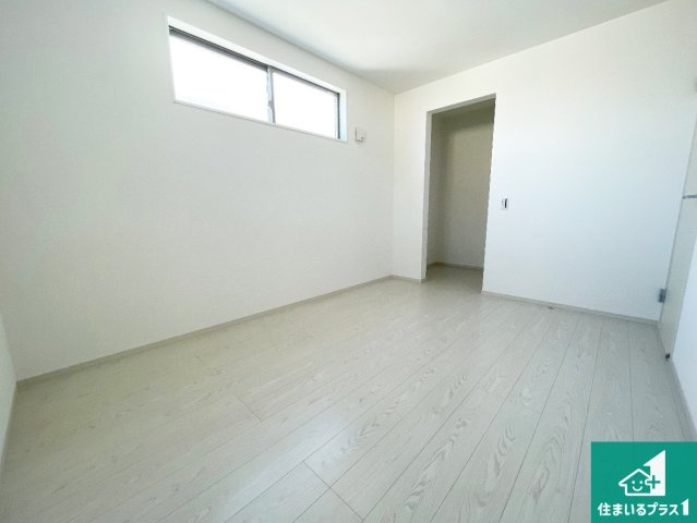 野洲市永原　第1期　新築一戸建ての洋室|シンプルな洋室は、自分好みのインテリアが楽しめます♪ご家族とインテリアや家具を選びに行くのは新築購入時の醍醐味の一つです。ぜひお楽しみください♪