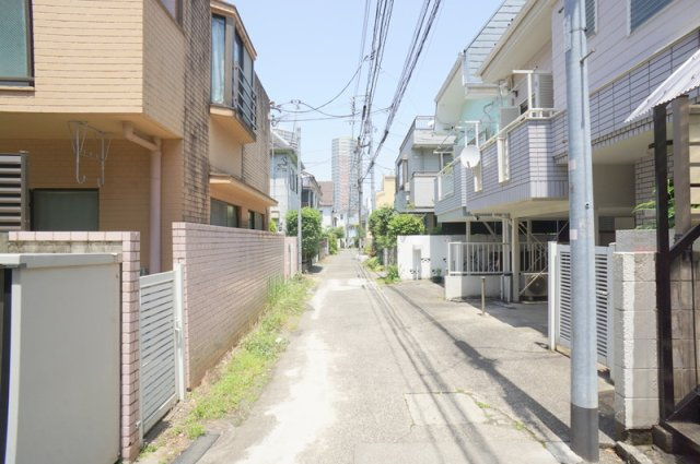 北新宿３　土地の前面道路含む現地写真|西側　幅員約4.0m　間口約10m
東側　幅員約3.8m　間口約10m