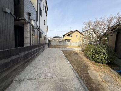 【前面道路含む現地写真】 | 【プレイワーク土塔町】東百舌鳥小・建築条件なし・更地渡し・土地90坪 | 前面道路含む現地写真です