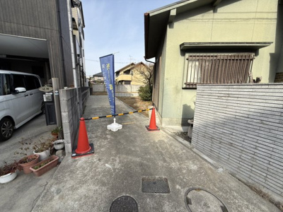【前面道路含む現地写真】 | 【プレイワーク土塔町】東百舌鳥小・建築条件なし・更地渡し・土地90坪 | 前面道路含む現地写真です