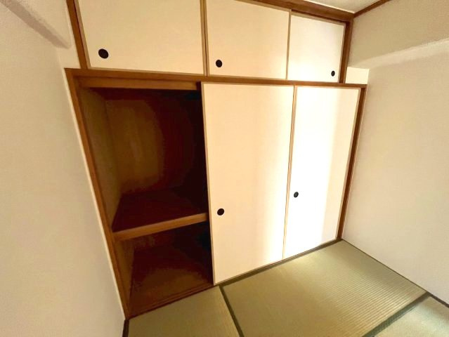 寝屋川市出雲町の賃貸マンションの収納