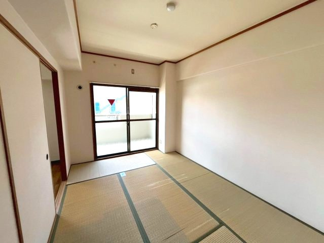 寝屋川市出雲町の賃貸マンションの和室