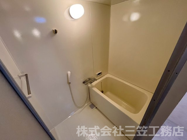 寝屋川市出雲町の賃貸マンションの浴室