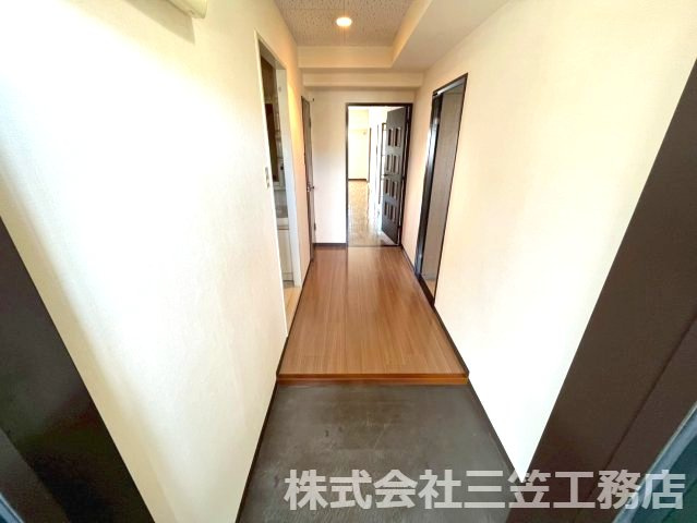 寝屋川市出雲町の賃貸マンションの玄関