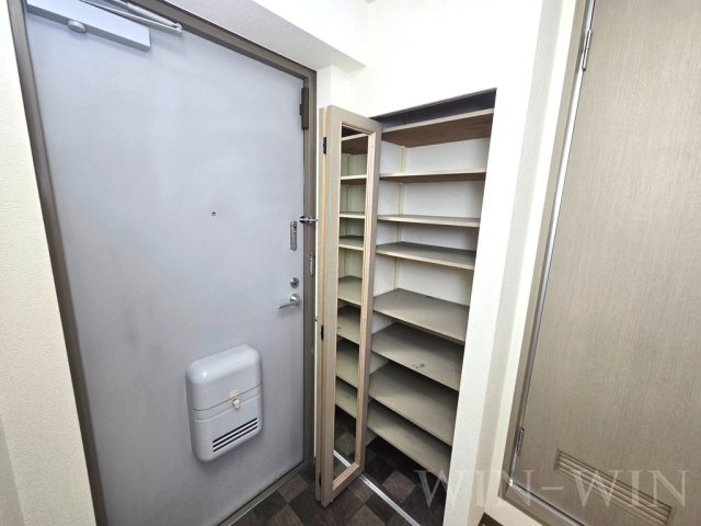 NH菰口の玄関