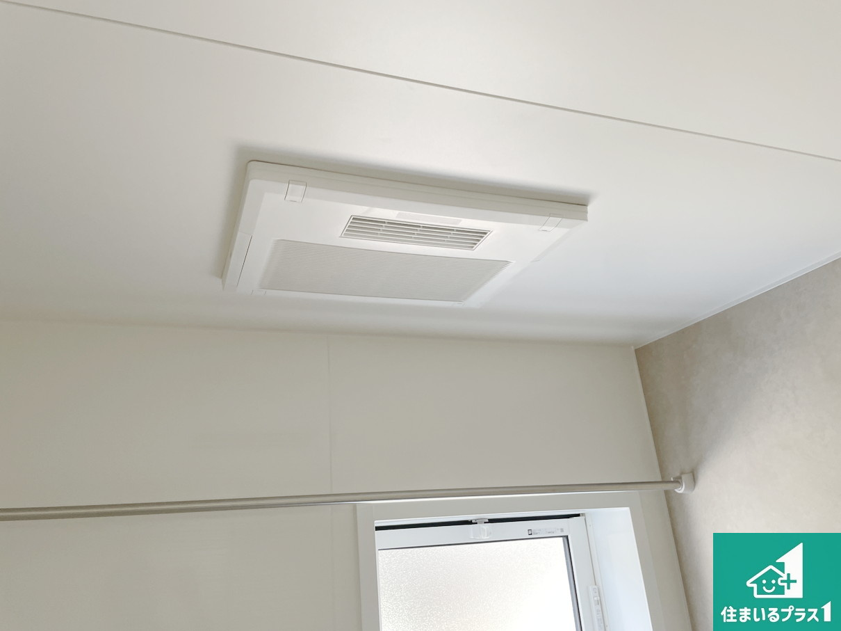 亀岡市余部町清水　新築一戸建ての冷暖房・空調設備|四季を通して快適なバスライフをお手伝いする浴室暖房乾燥機！浴室の乾燥・暖房・涼風・換気はもちろん、２４時間換気にも対応！