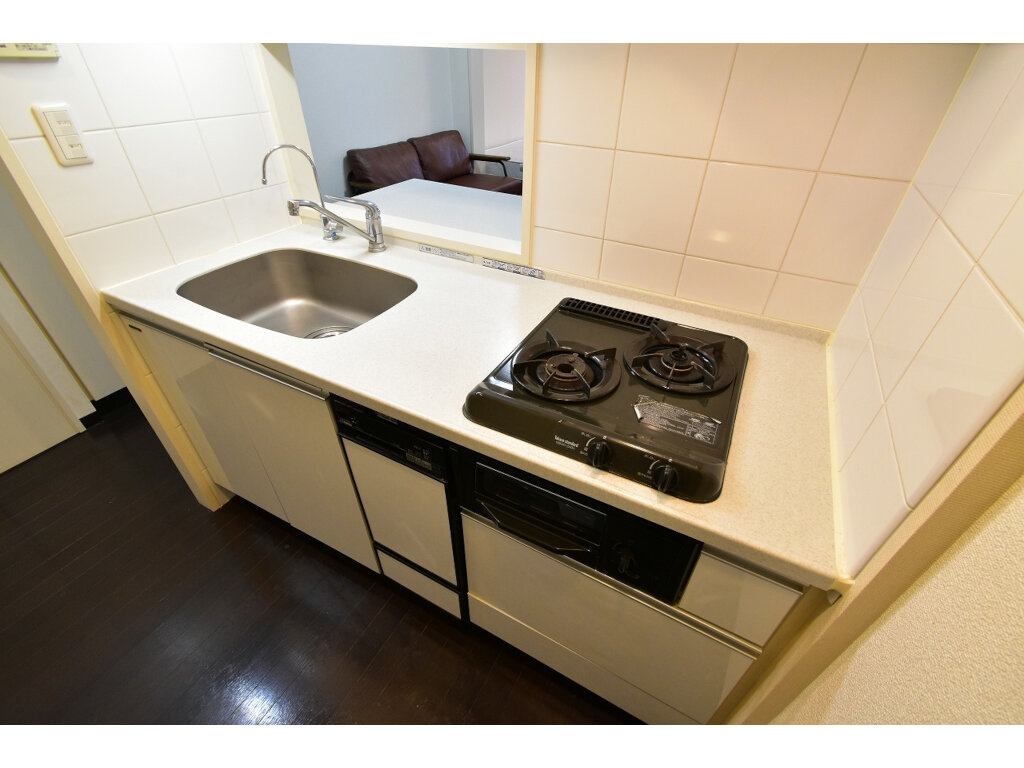 トーシンフェニックス芝アストラーレの内装|明るい色調の室内です