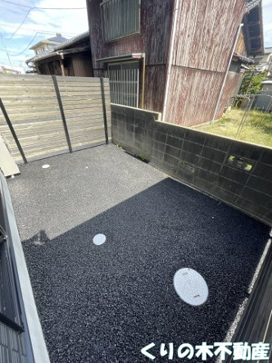 【バルコニー】 | ヒッポ東門 | 暖かな日差しのふりそそぐバルコニー