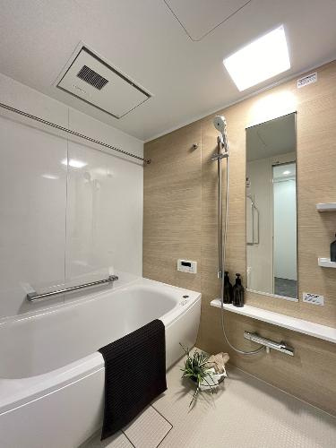 吉祥寺北パーク・ホームズの浴室|ユニットバス新規交換のバスルームには換気乾燥暖房機付き 雨の日のお洗濯に便利です