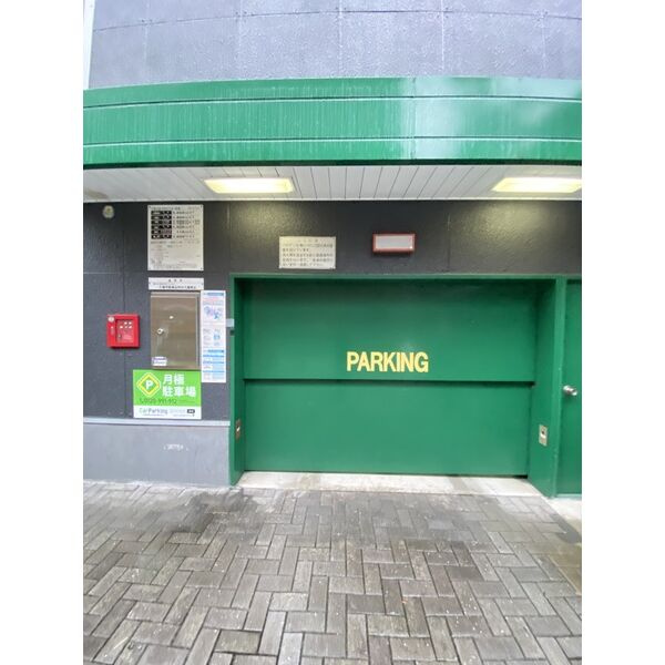 大阪市西区南堀江３丁目の店舗事務所の駐車場