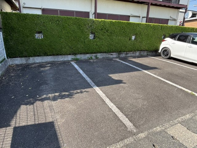 シティハイム グレースの駐車場