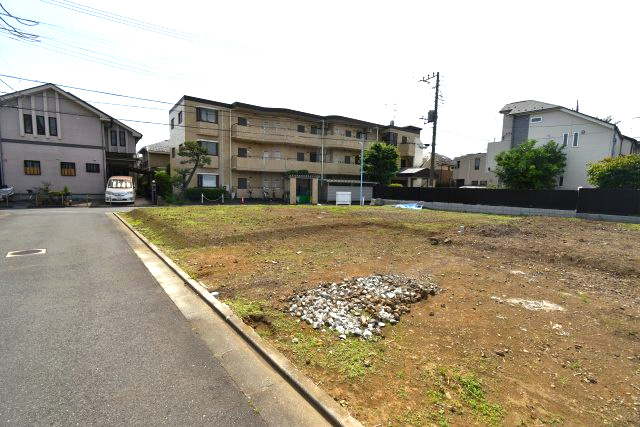 成田西1丁目・売地の前面道路含む現地写真