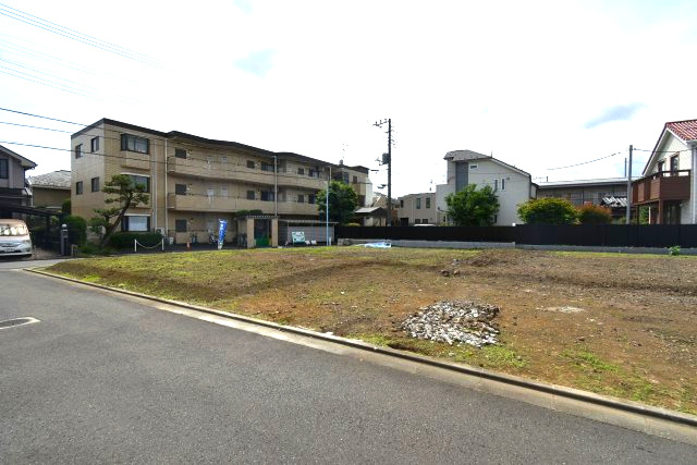 成田西1丁目・売地の前面道路含む現地写真