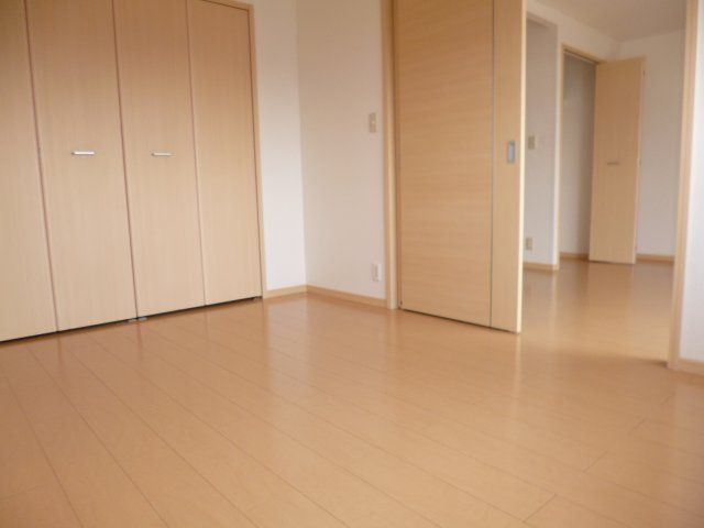 ガーデンハイツＢの子供部屋|南側洋室