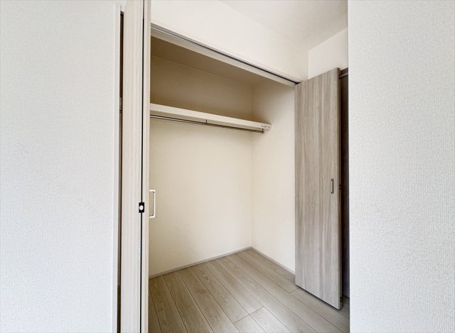 【収納】 | 志木市上宗岡1丁目　新築一戸建住宅　全3棟　(志木本店) | ハンガーパイプ付のクローゼット
