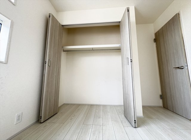 【収納】 | 志木市上宗岡1丁目　新築一戸建住宅　全3棟　(志木本店) | ハンガーパイプ付のクローゼット