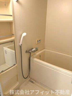 【浴室】 | コンフォール　パレス | 追い焚き機能付き