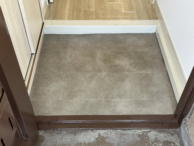 東今宿中村コーポⅡの玄関