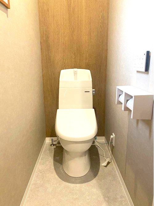 玉里団地3丁目　新築戸建てのトイレ|1階の温水洗浄便座トイレです。