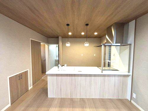 玉里団地3丁目　新築戸建てのキッチン|オープンフラットシステムキッチンです。