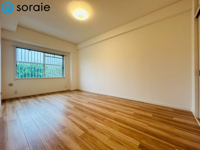 入間ビレジ11号棟　５階の洋室