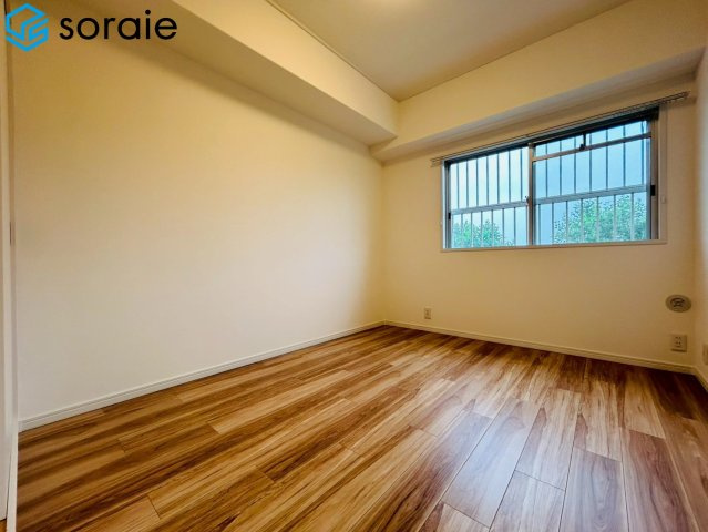 入間ビレジ11号棟　５階の洋室