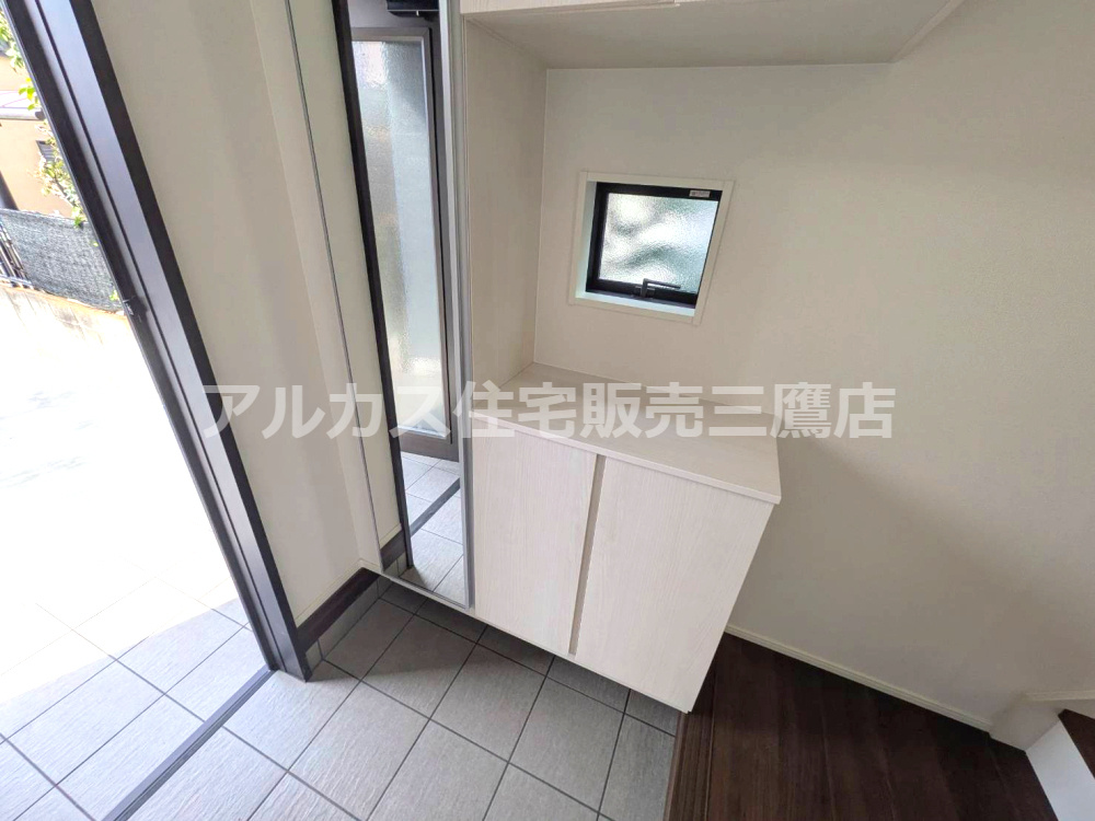 三鷹市上連雀９丁目 新築戸建て 中央線  武蔵境駅の玄関