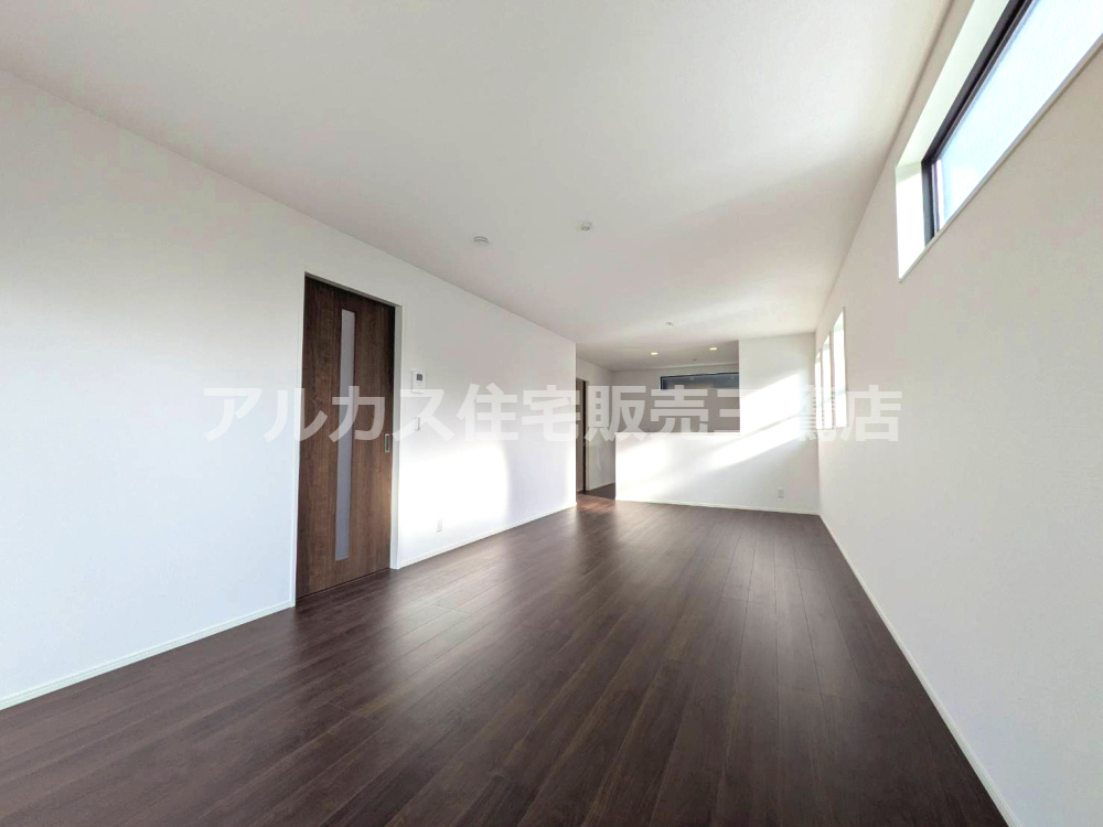 三鷹市上連雀９丁目 新築戸建て 中央線  武蔵境駅の居間・リビング