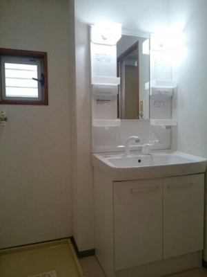 【洗面所】 | シャルマンハイムⅠ | 忙しい朝には欠かせない洗面所です