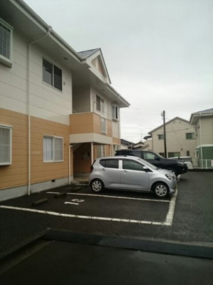 【駐車場】 | シャルマンハイムⅠ | 車をお持ちの方に嬉しい駐車場付きの物件です