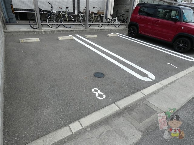 アーバンパレス医大南の駐車場