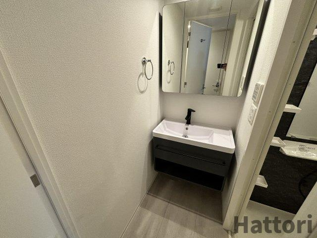 セレニテ新大阪グランデ　ミリューの独立洗面台