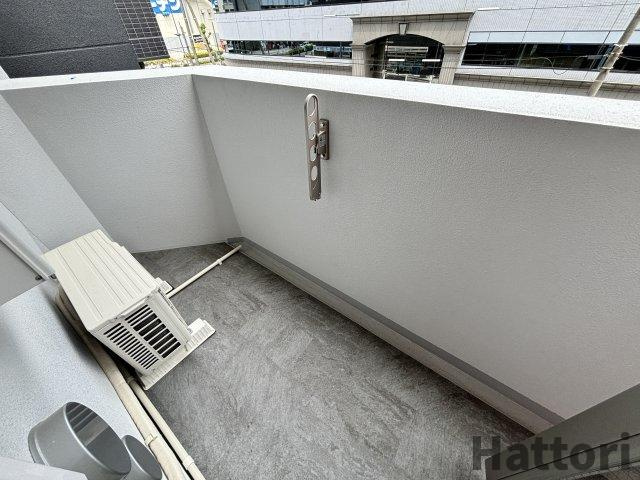 セレニテ新大阪グランデ　ミリューのバルコニー