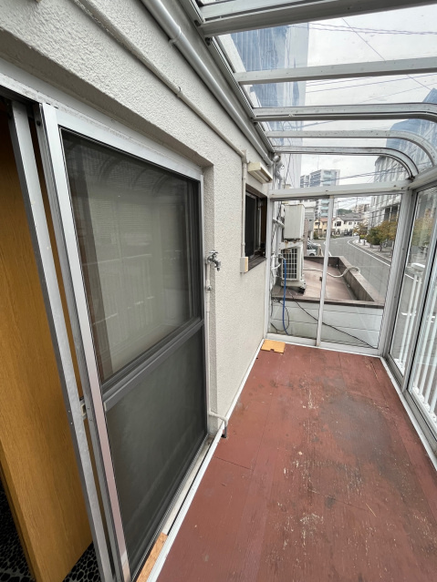 戸井ビルのバルコニー|広々としたバルコニーです
