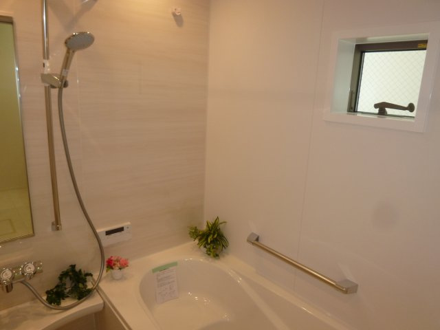 MIRASUMO名東区高間町085②｜名古屋市の戸建ならホームアップの浴室|【売主施工例】浴室乾燥機付きで雨の日のお洗濯もラクラク♪