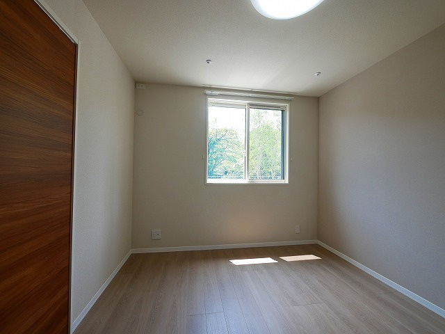 エクセレント　新大宮の洋室|スタンダードな洋室です