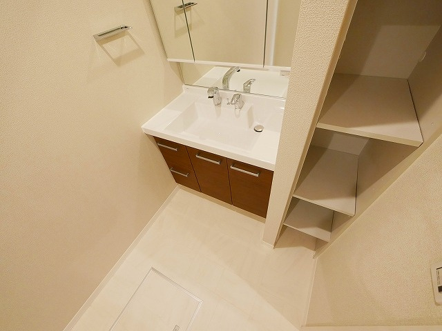 エクセレント　新大宮の洗面所|広い洗面スペース