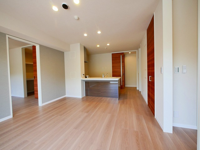 エクセレント　新大宮の居間・リビング|ゆったりとしたリビングです