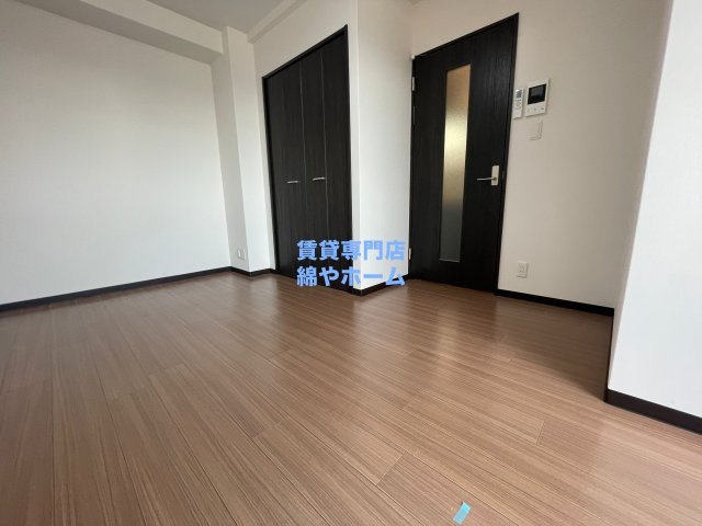 みおつくし岸里の寝室|広くて明るい寝室