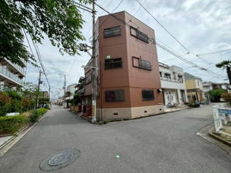 【前面道路含む現地写真】