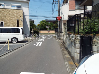 【前面道路含む現地写真】 | 接道長さは約7.8メートル。※接道長さ等は公図からのスケールアップの為現況と相違する場合有り。